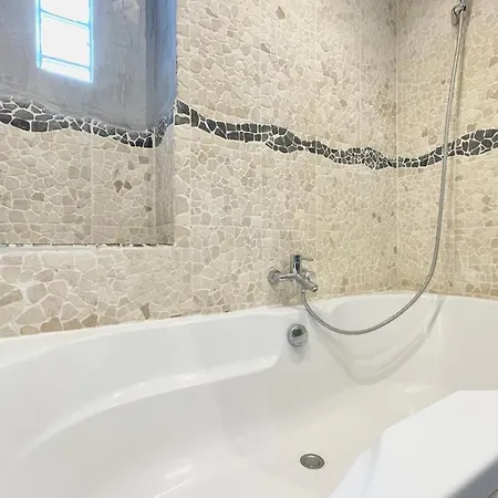 #f7 The Contemporary 6 Sleeps Wifi Tramway Апартаменты *