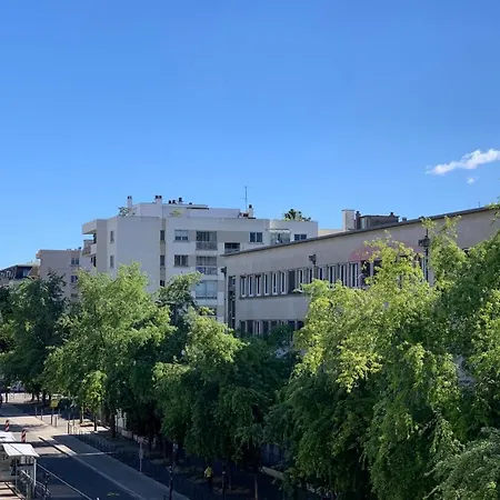 דירה #f7 The Contemporary 6 Sleeps Wifi Tramway *