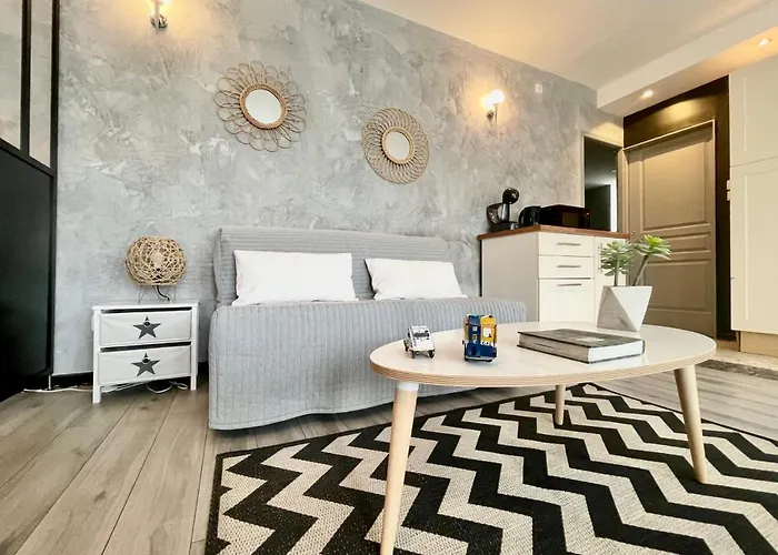 דירה #f7 The Contemporary 6 Sleeps Wifi Tramway