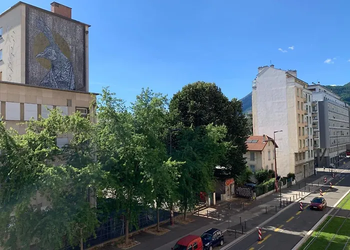 דירה #f7 The Contemporary 6 Sleeps Wifi Tramway *