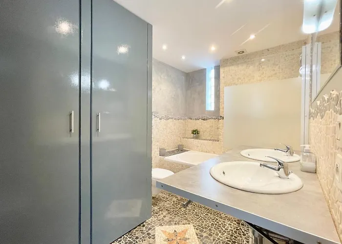 #f7 The Contemporary 6 Sleeps Wifi Tramway דירה