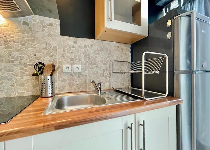 #f7 The Contemporary 6 Sleeps Wifi Tramway גרנובל