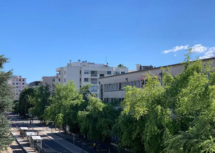 דירה #f7 The Contemporary 6 Sleeps Wifi Tramway *