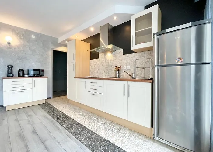 #f7 The Contemporary 6 Sleeps Wifi Tramway דירה