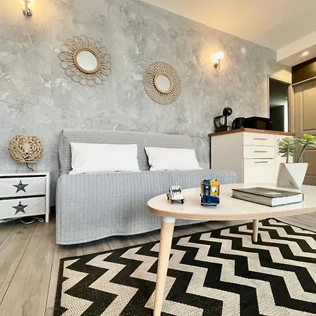 Appartement #f7 The Contemporary 6 Sleeps Wifi Tramway